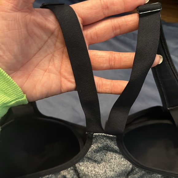 Victoria’s Secret bra 36DD - Picture 6 of 8